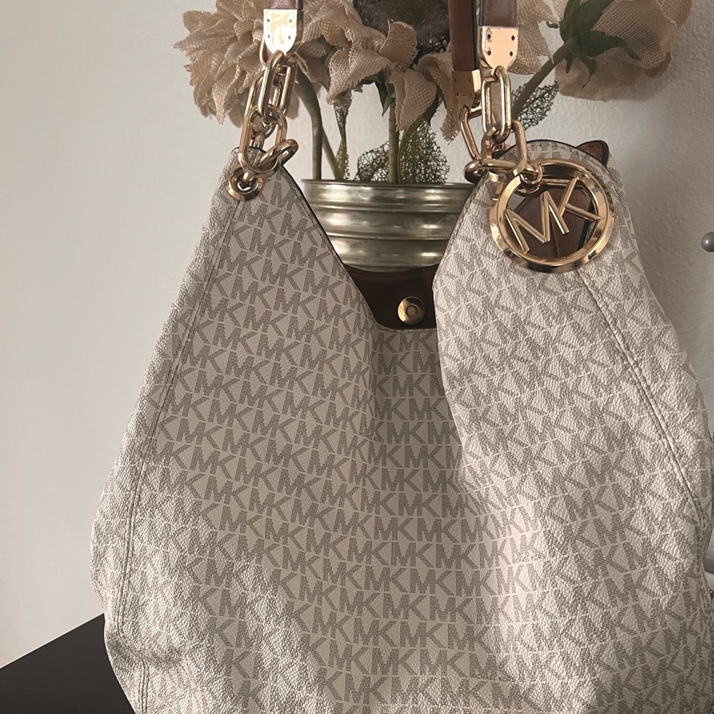 Michael Kors purse